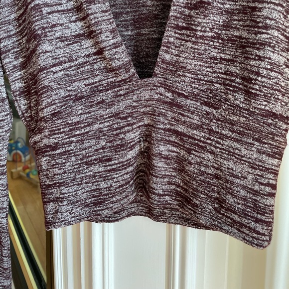 Wildfred Free Long Sleeved Crop Top V neck Size Small - Picture 3 of 6